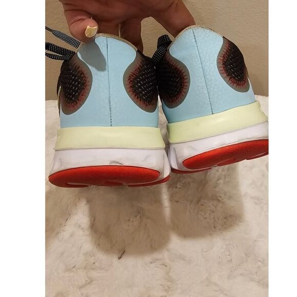 Nike Women's Renew Run Black Volt Glacier Ice Sneakers Size 10 - Picture 7 of 9